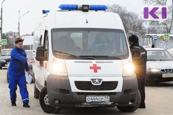 Три бригады скорой помощи Сыктывкара встретили бой курантов в дороге либо у пациентов

