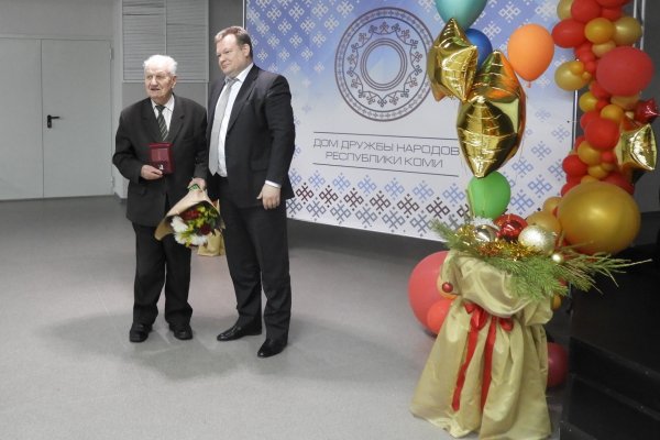 Первую медаль 