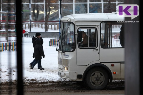 В Сыктывкаре пенсионерку госпитализировали после падения в автобусе 