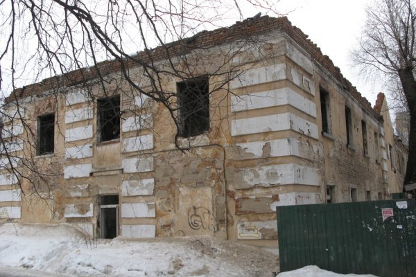 Несносный дом: в Сыктывкаре не могут решить вопрос по сносу полуразваленной двухэтажки