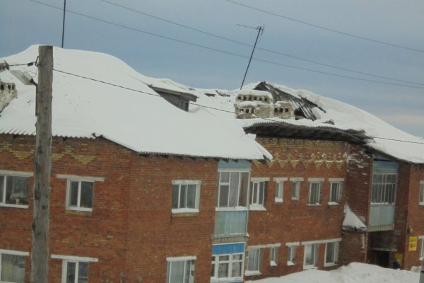В многоквартирном доме Усть-Цильмы рухнула часть крыши