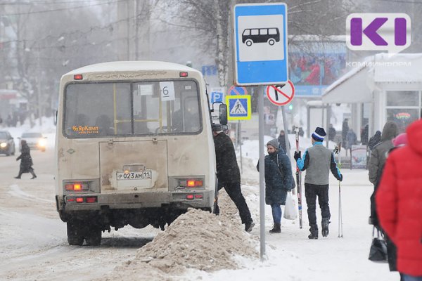 Горожане недовольны тем, что автобусы в Сыктывкаре паркуются далеко от остановок