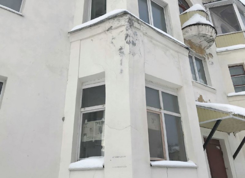 В Сыктывкаре из-за перепланировки квартиры треснул дом