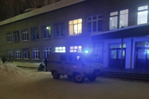 В сыктывкарской школе 13-летний ученик угрожал директору и окружающим