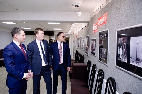 В Усинске открылась фотовыставка к юбилею газоперерабатывающего завода