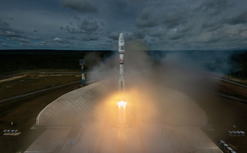 С космодрома Плесецк запустили ракету "Союз" с военным спутником