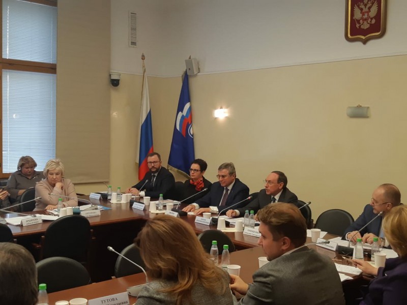 Ольга Савастьянова предложила обсудить систему оплаты труда учителей в Госдуме

