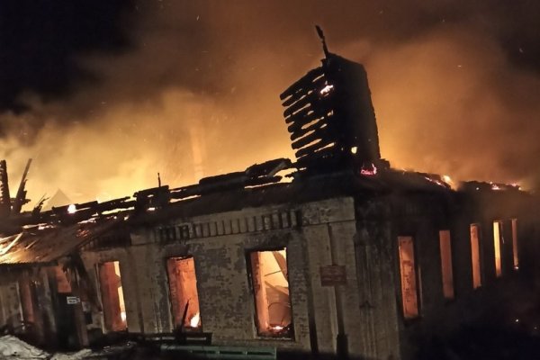 Пожар в здании администрации села Лойма уничтожил редкие книги и старинные предметы