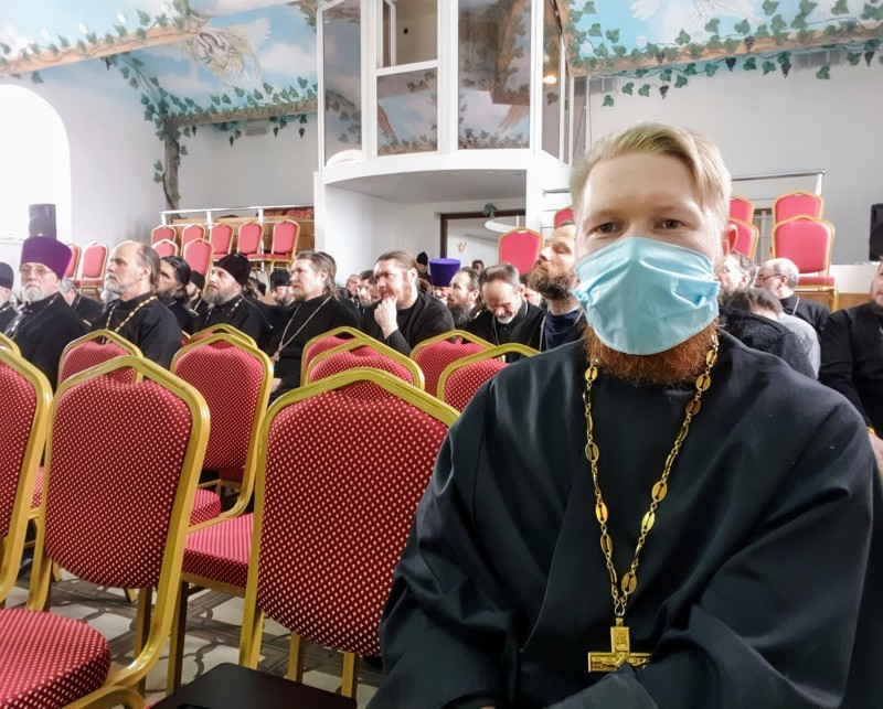 "Носить маску - проявление любви": сыктывкарский священник о вере во время эпидемии