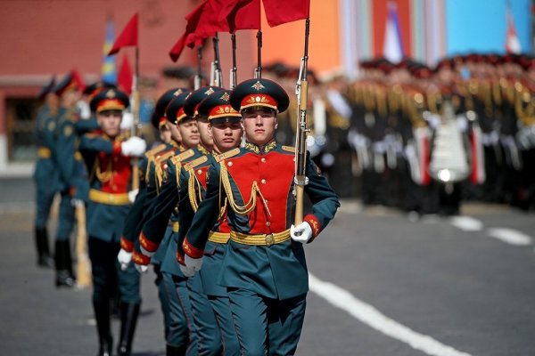 Президент отложил подготовку к параду Победы