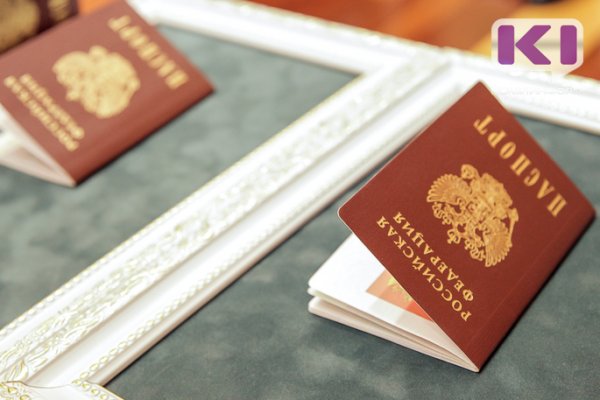 В России продлен срок действия истекающих паспортов