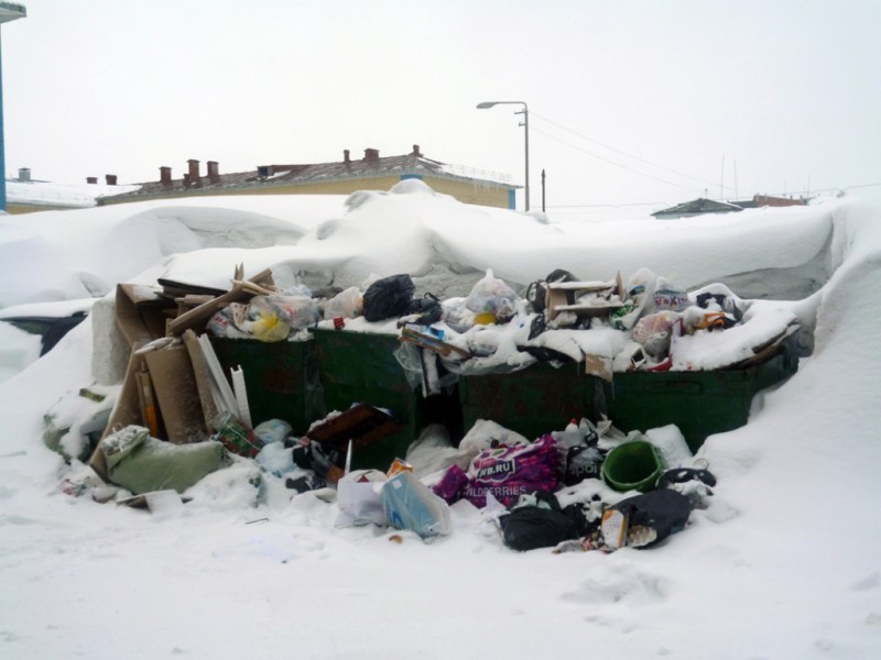 Начальник филиала РЖД в Воркуте ответил за грязные площадки для мусора 