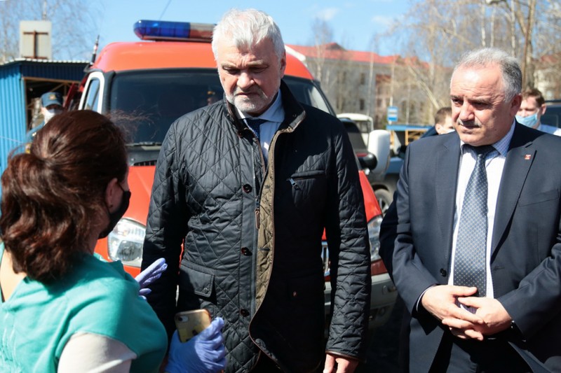 Владимир Уйба встретился с жителями подтопленных домов в Ухте