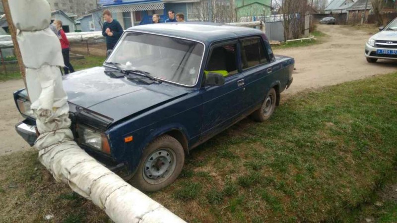 В Сыктывкаре школьник угнал машину и попал в ДТП