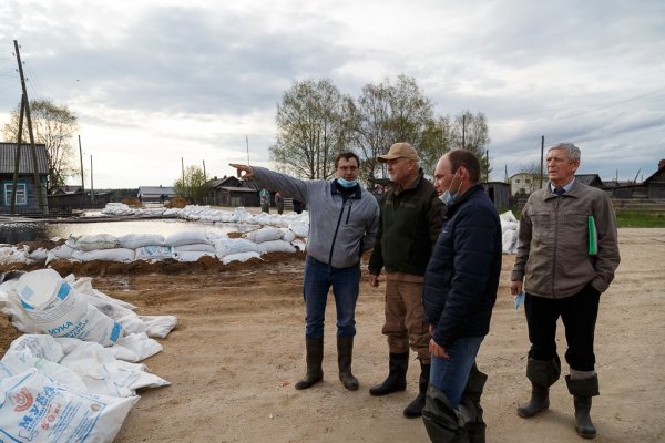 Владимир Уйба оценил паводковую обстановку в поселке Югыдъяг Усть-Куломского района