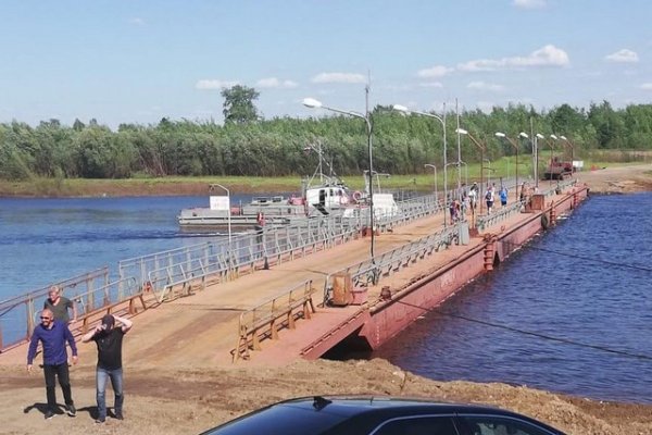 В столице Коми установили понтонный мост на Заречье