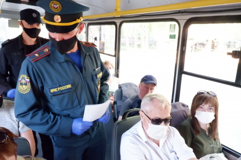 В Коми продолжаются рейды по соблюдению масочного режима в автобусах

