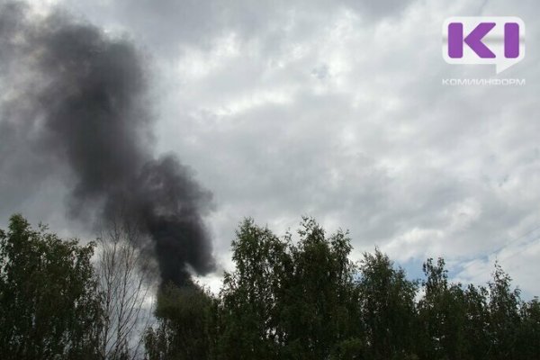Житель Усинска из-за пожара лишился дачи и машины
