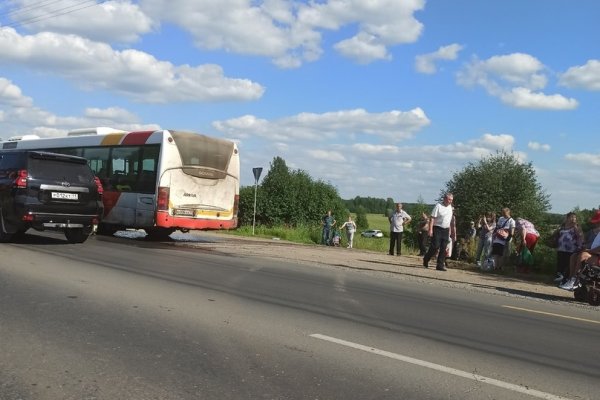 В Сыктывкаре загорелся автобус №109