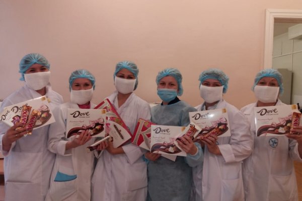В Коми участники акции #МыВместе привезли медикам сладкие подарки