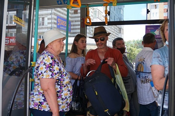 Пассажиры в сыктывкарских автобусах массово игнорируют соблюдение масочного режима