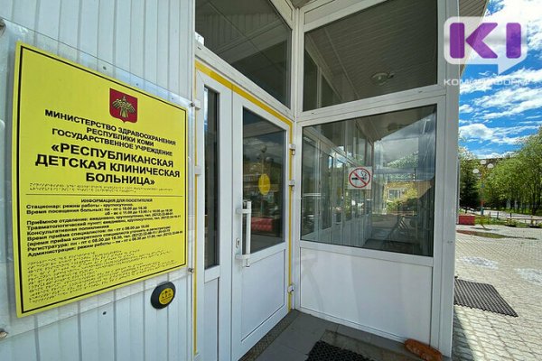 В Сыктывкаре выпавшая из окна четвертого этажа девочка госпитализирована в РДКБ