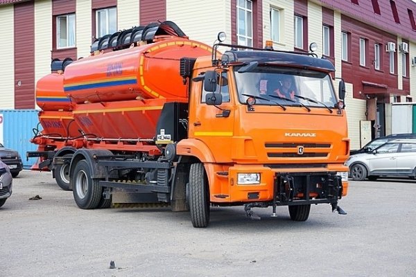 В Сыктывкаре подвоз воды населению обеспечат новые коммунальные машины 