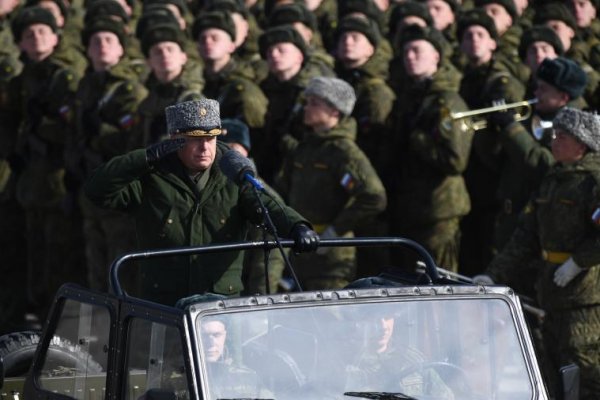 Путин лишил каракулевых шапок высших офицеров и полковников ВС