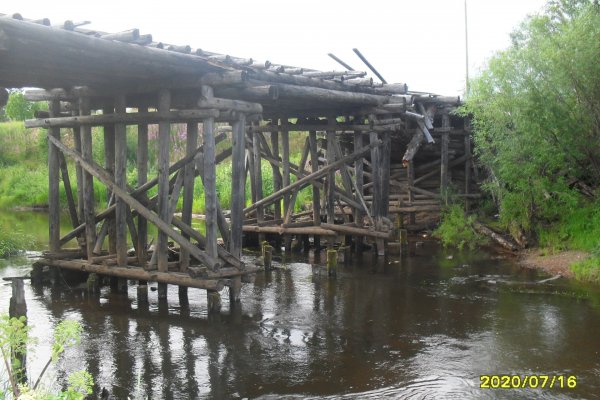 Жители печорского п.Талый больше не в силах поддерживать аварийный мост в рабочем состоянии