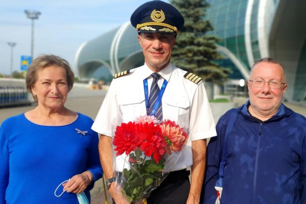 Активисты Землячества Коми в Москве встретились с командиром совершившего аварийную посадку в Ижме Ту-154