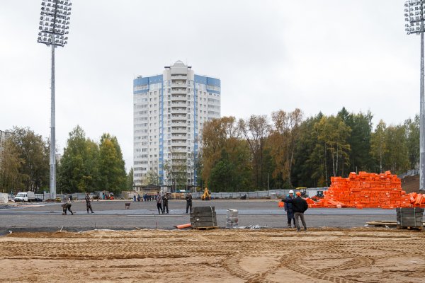 Владимир Уйба поручил увеличить количество работников на реконструкции Республиканского стадиона