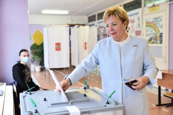 Председатель Государственного Совета Коми проголосовала в первый день выборов