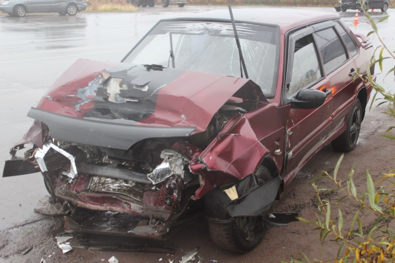 В Воркуте в двойном ДТП погиб водитель ВАЗ-2115