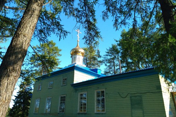 ЛУКОЙЛ помог отремонтировать крышу и возвести купол в храме села Краснобор

