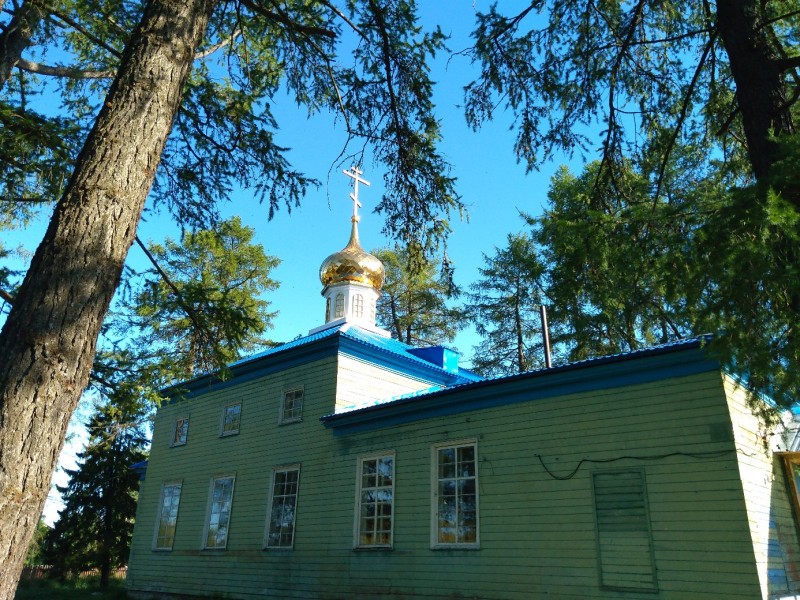 ЛУКОЙЛ помог отремонтировать крышу и возвести купол в храме села Краснобор

