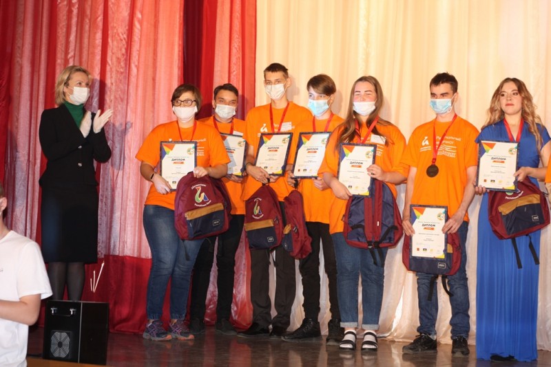В Сыктывкаре наградили победителей регионального этапа Национального чемпионата по профмастерству "Абилимпикс" 