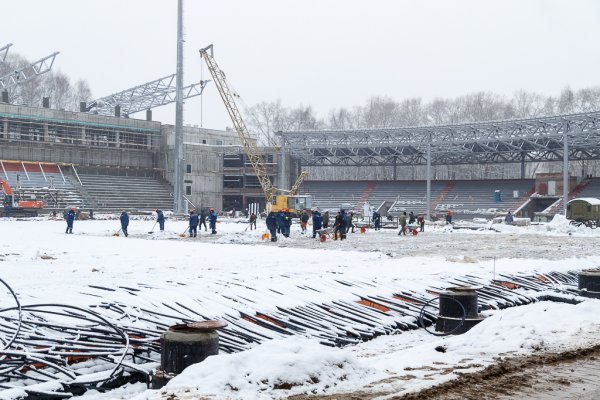 Владимир Уйба провёл оперативное совещание по вопросам реконструкции Республиканского стадиона