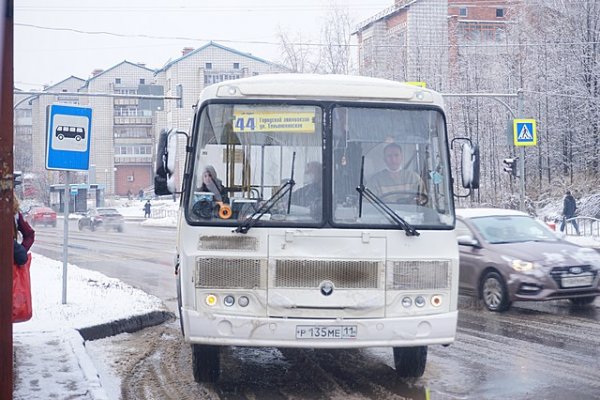 В курсировании автобусов Сыктывкара не нашли сбоев графика, зато выявили нарушителей масочного режима