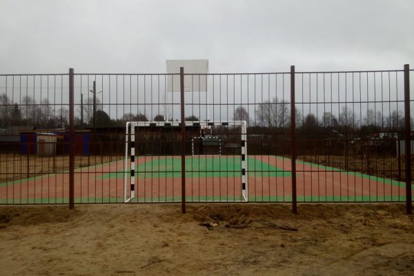 Жители поселка Студенец смогут заниматься спортом на современной площадке
