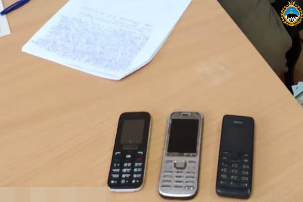 Сотрудники КП-51 в Емве пресекли передачу осужденному телефонов 

