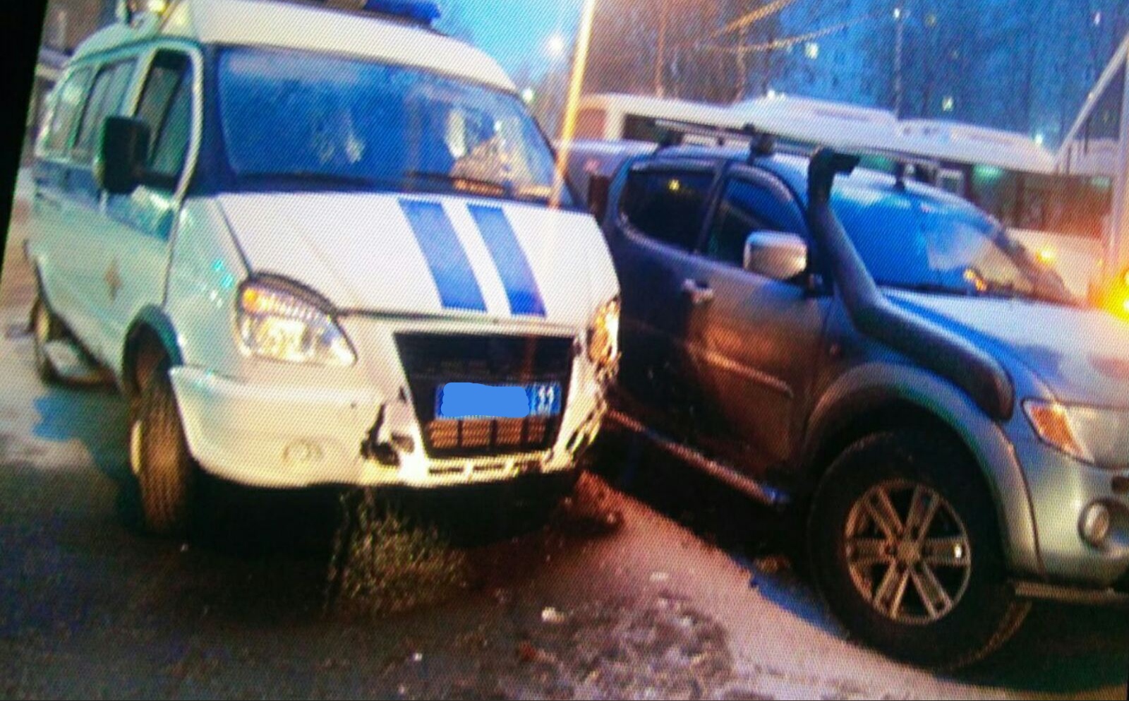 В Сыктывкаре в аварию попал автомобиль дежурной части полиции | Комиинформ