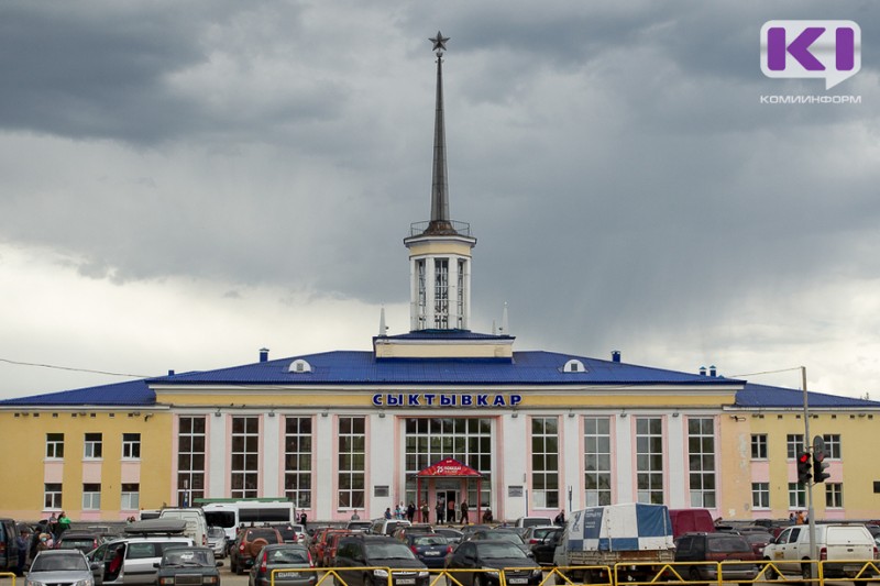 Сыктывкарцы выступили против платной парковки у железнодорожного вокзала