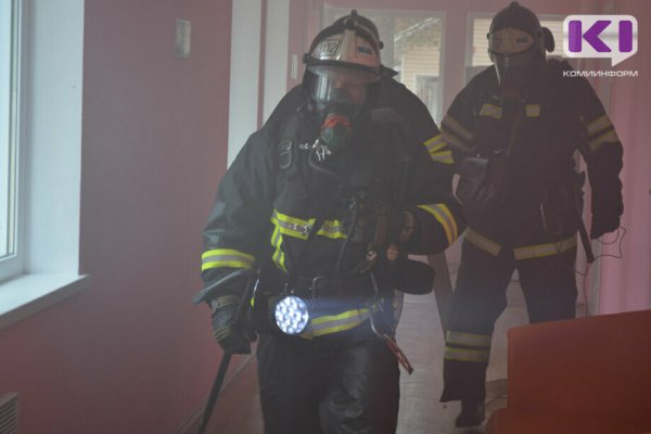 В Воркуте жильцам многоквартирного дома пришлось дважды эвакуироваться из-за пожара