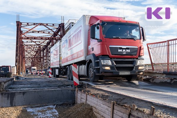 В Корткеросском районе водитель MAN оставил автоинспектору тысячу рублей и попал под уголовную статью