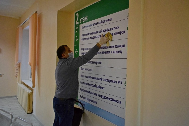 Депутаты Совета Сыктывкара оказали волонтёрскую помощь Эжвинской поликлинике