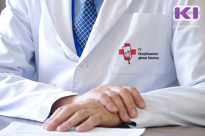 Кадровую ситуацию с врачами в Коми будут решать "шаг за шагом" - Владимир Уйба