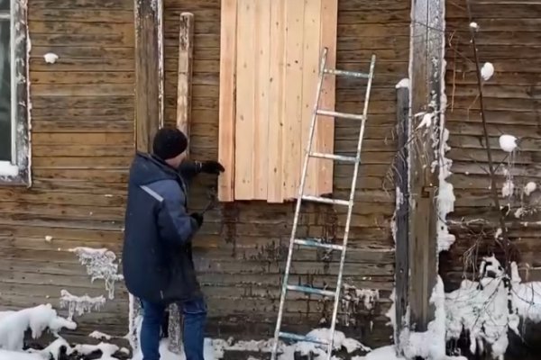 В Сыктывкаре дом по ул. Оплеснина стал пристанищем для бомжей