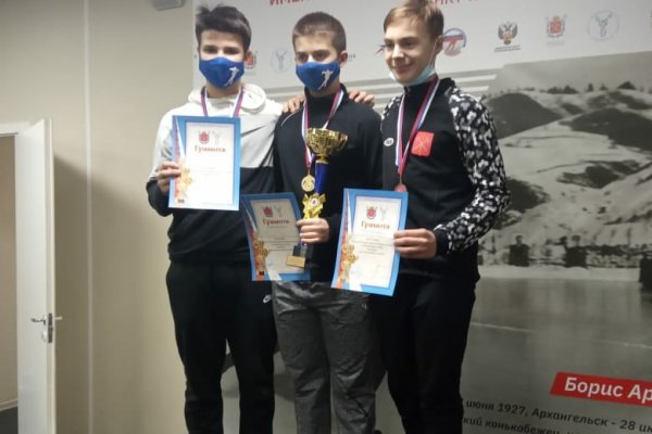 Сыктывкарские конькобежцы возвращаются с первенства СЗФО с множеством медалей
