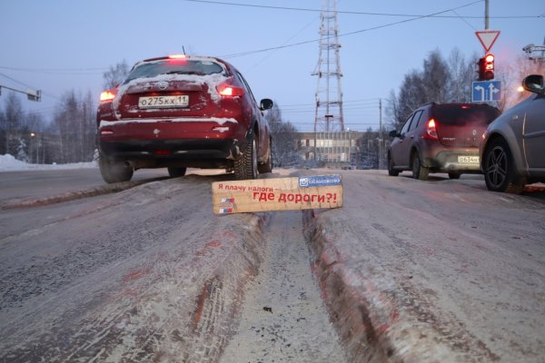 В Сыктывкаре после обращения автомобилистов удалили колейность возле ТРЦ 