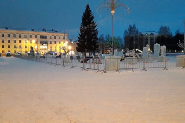 Ледовый городок на Стефановской площади в Сыктывкаре обезопасили леерами